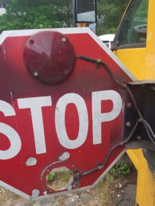 amerikanische Schulbusse Stopschild
