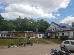 Campingplatz mit Biergarten