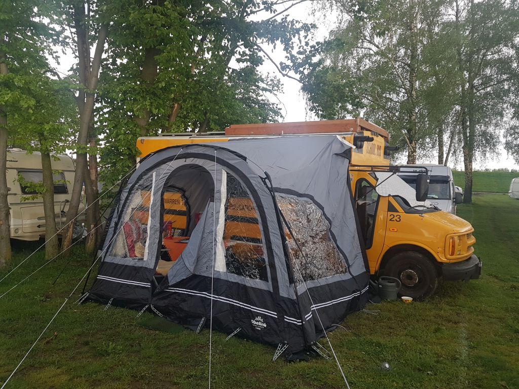 Camping Vorzelt